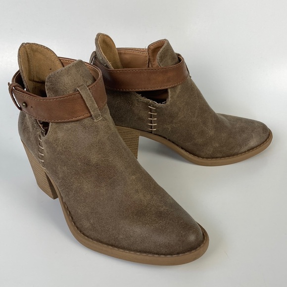 Qupid Shoes - Qupid Distressed Tan Faux Leather Bootie